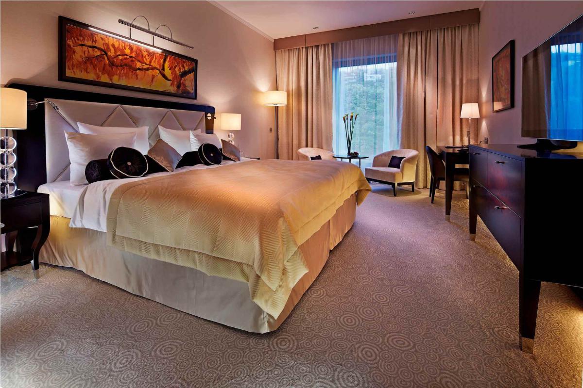 river park hotel 7